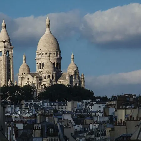 Cote Montmartre Bed & Breakfast *