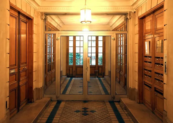 Cote Montmartre Bed & Breakfast 4*
