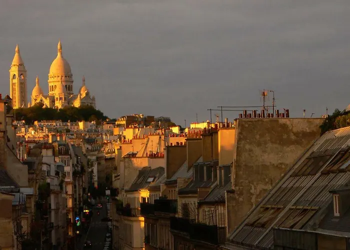 Cote Montmartre Bed & Breakfast