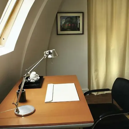 Cote Montmartre Bed & Breakfast *